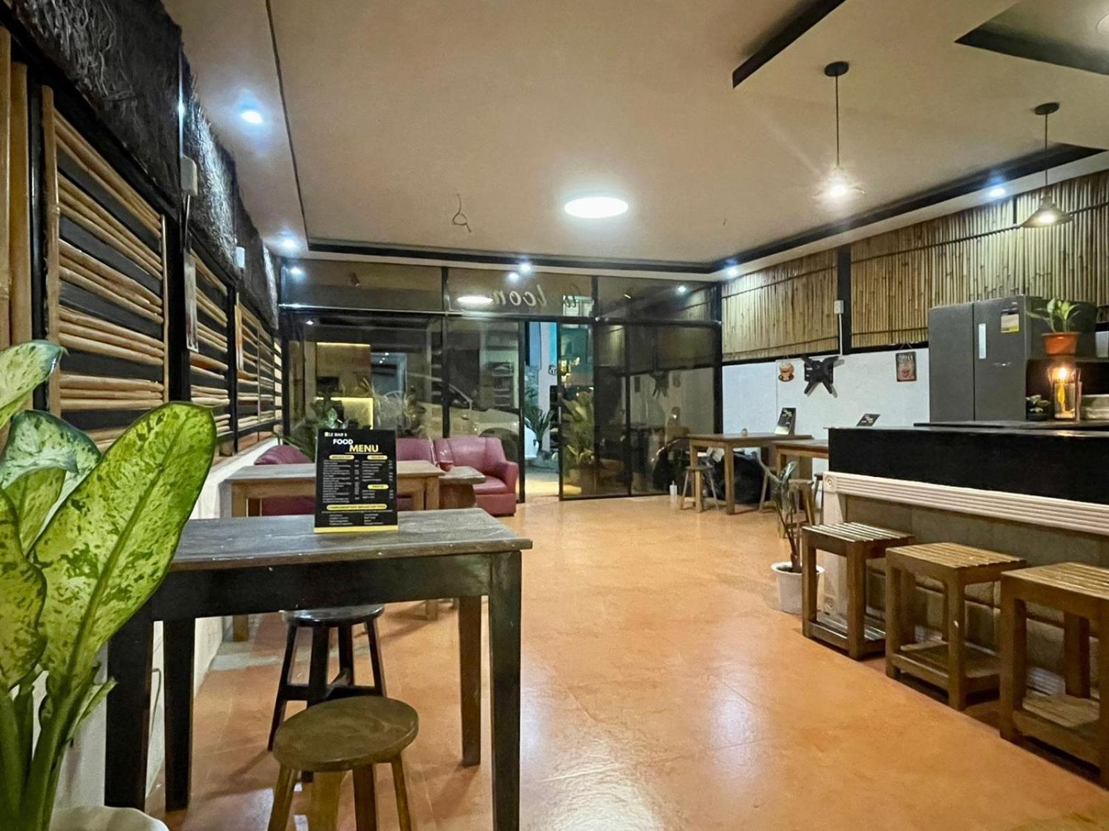 Trail Inn Puerto Princesa Eksteriør billede